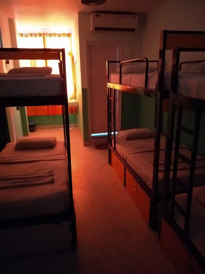 Bunk Hostel Delhi Nova Deli Exterior foto